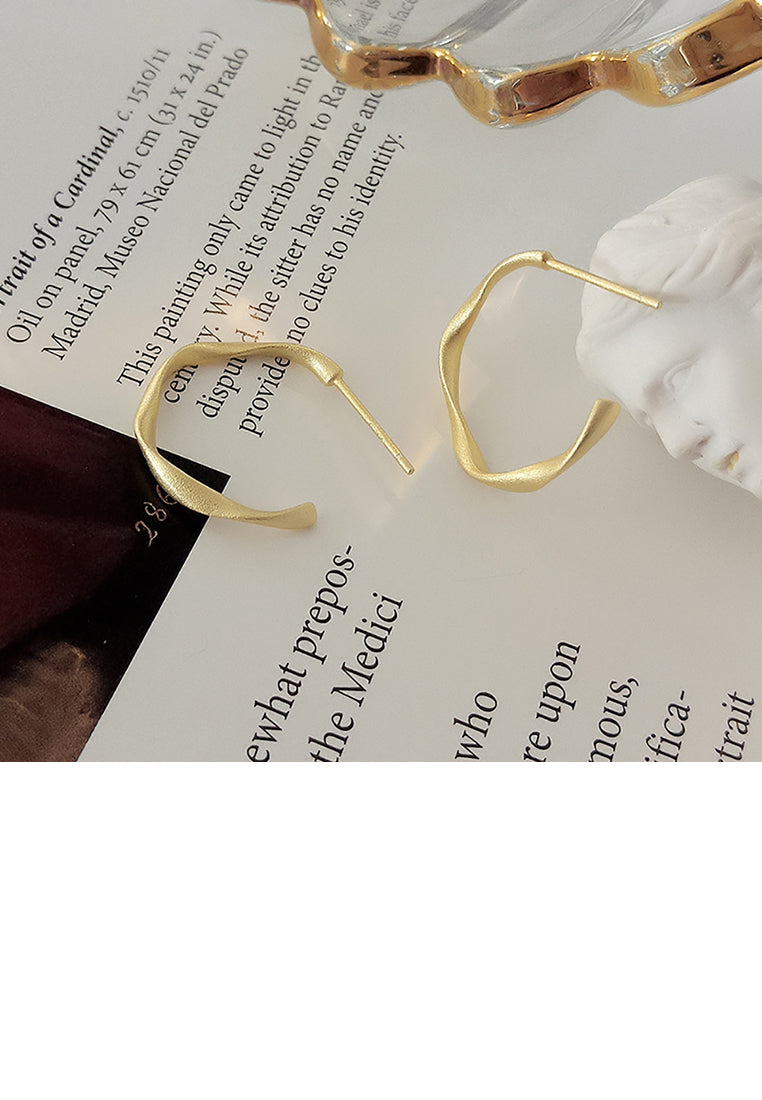925 Sterling Silver Plated Gold Simple Personality Twisted Geometric Circle Stud Earrings