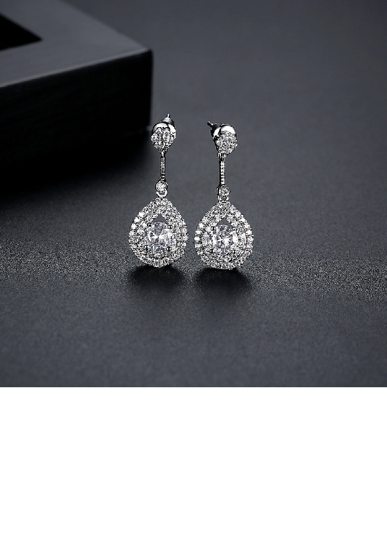 Fashion Simple Water Drop Shaped Geometric Earrings with Cubic Zirconia - Luxurious Look