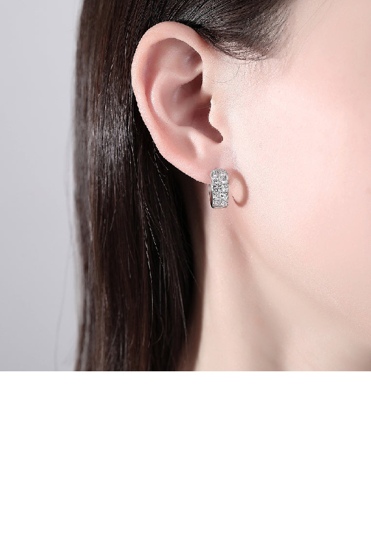Simple Bright Geometric Circle Stud Earrings with Cubic Zirconia - Luxurious Look