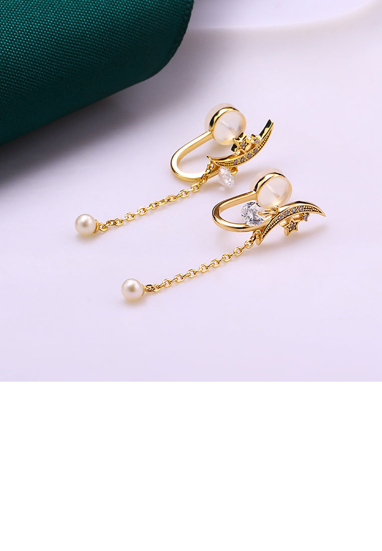 925 Sterling Silver Plated Gold Simple Creative Moon Star Tassel Freshwater Pearl Ear Clip with Cubic Zirconia - Luxurious Look