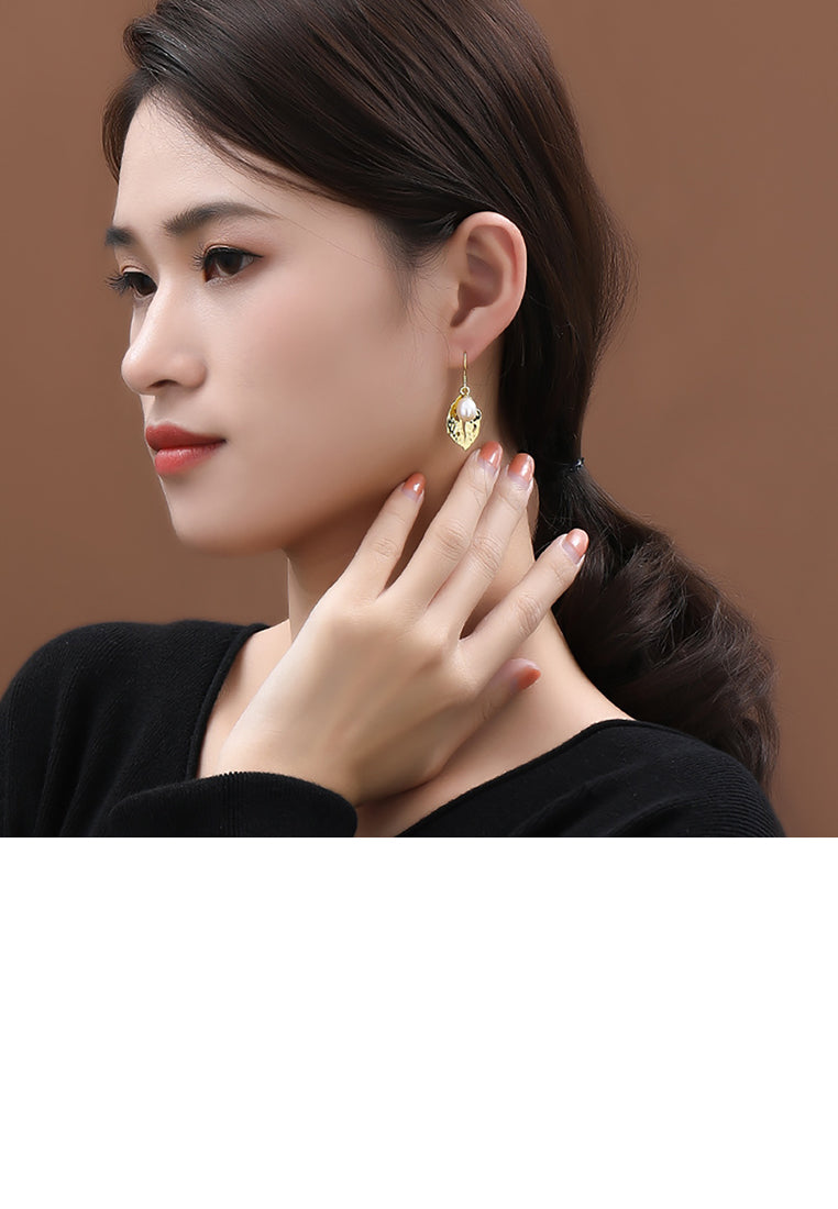 925 Sterling Silver Plated Gold Fashion Temperament Leaf Freshwater Pearl Earrings - Luxurious Look