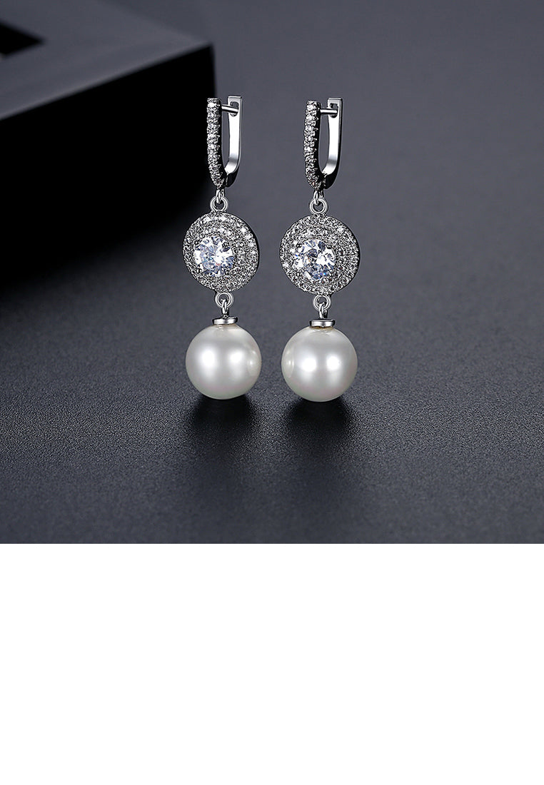 Fashion Elegant Geometric Round Imitation Pearl Tassel Earrings with Cubic Zirconia - Luxurious Look