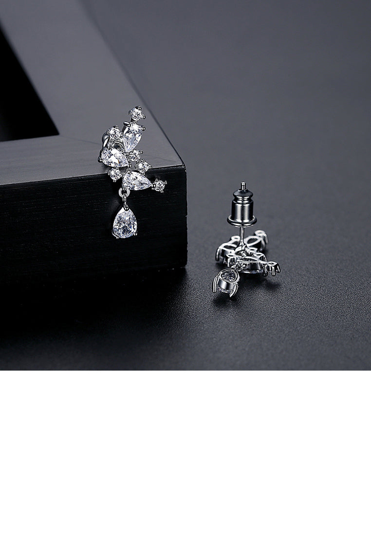 Fashion Temperament Pattern Water Drop Geometric Earrings with Cubic Zirconia - Luxurious Look