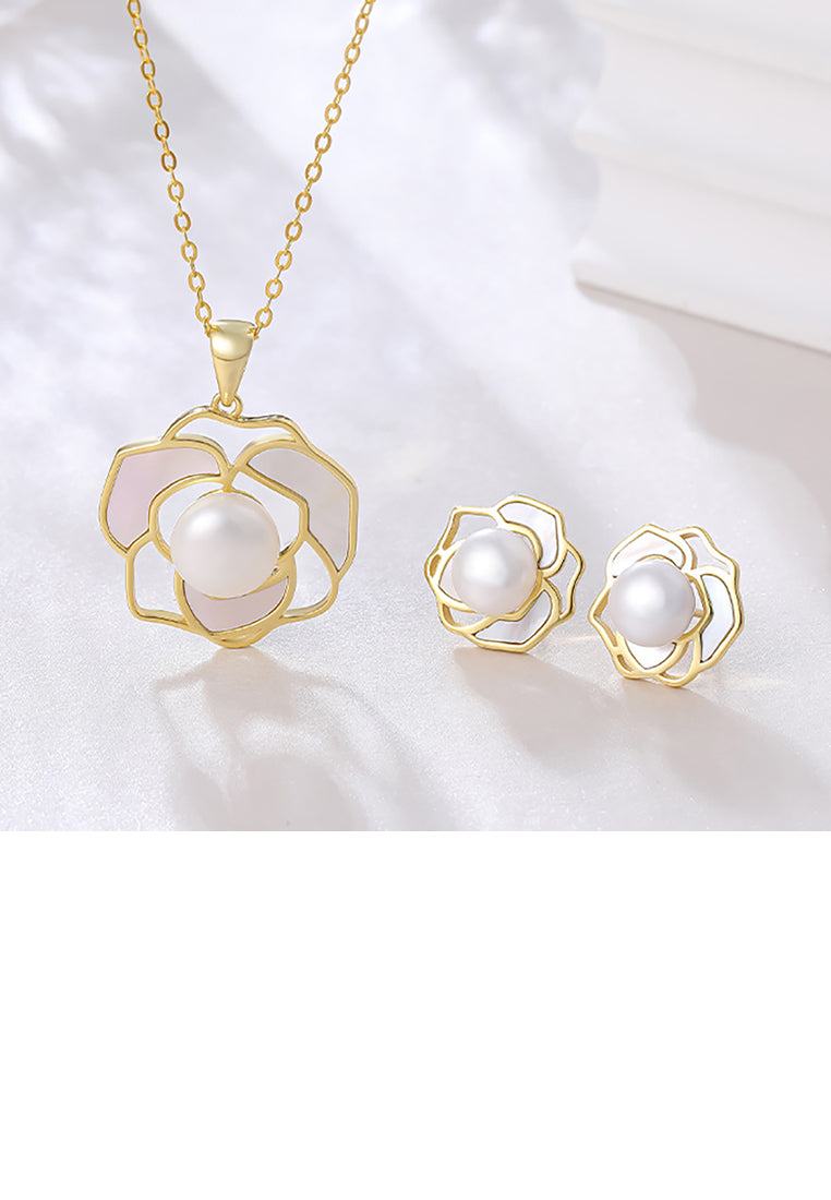 925 Sterling Silver Plated Gold Fashion Temperament Camellia Freshwater Pearl Stud Earrings - Luxurious Look