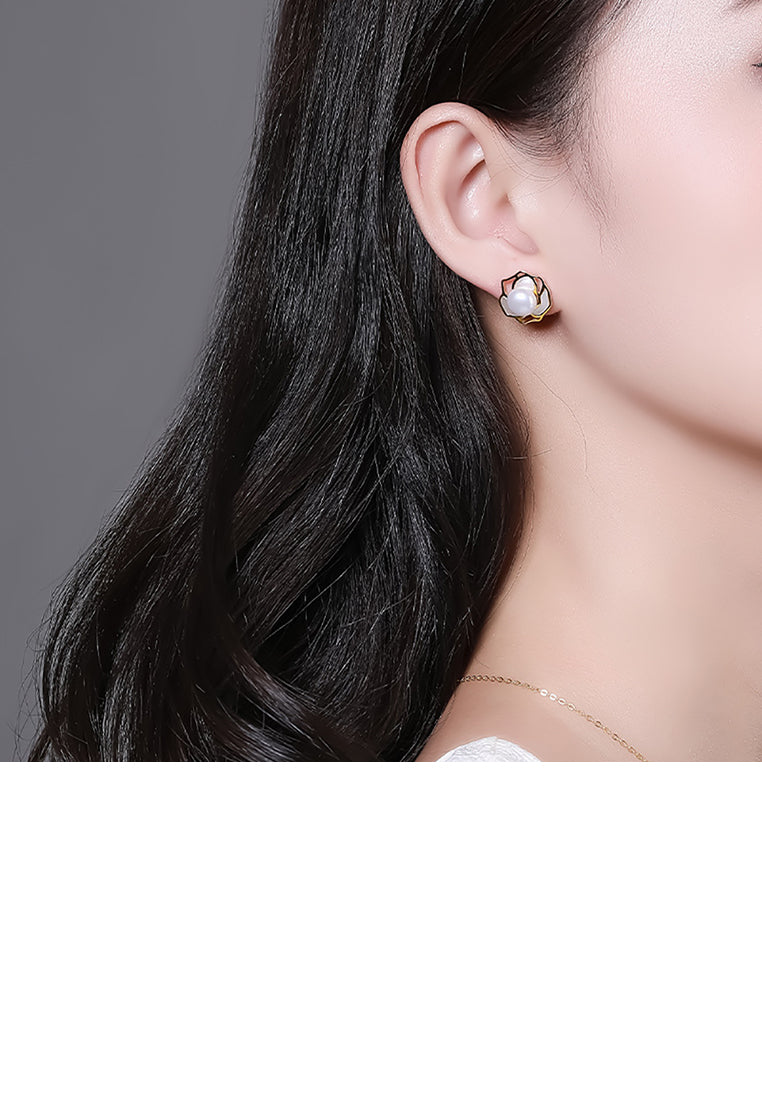 925 Sterling Silver Plated Gold Fashion Temperament Camellia Freshwater Pearl Stud Earrings - Luxurious Look