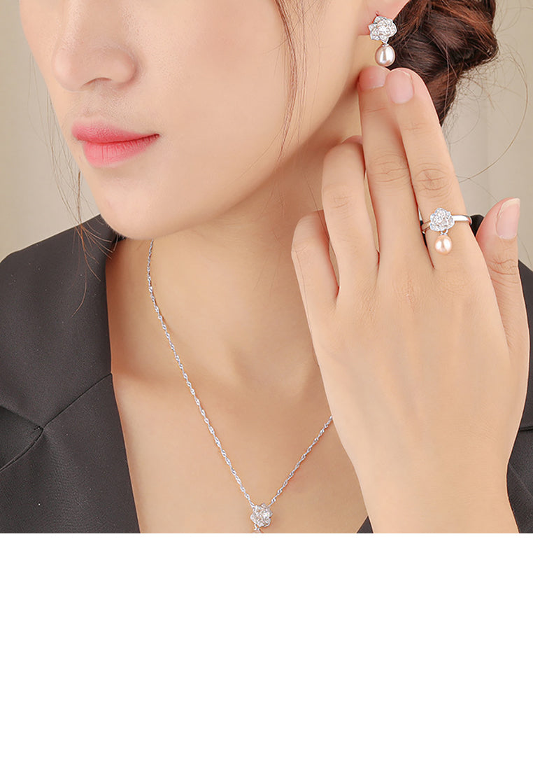 925 Sterling Silver Fashion Elegant Flower Purple Freshwater Pearl Stud Earrings with Cubic Zirconia - Luxurious Look