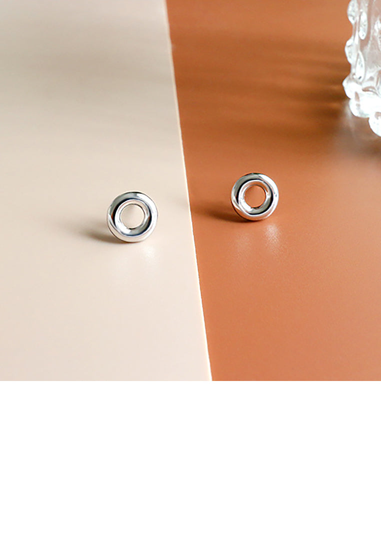 925 Sterling Silver Simple Fashion Hollow Geometric Circle Stud Earrings