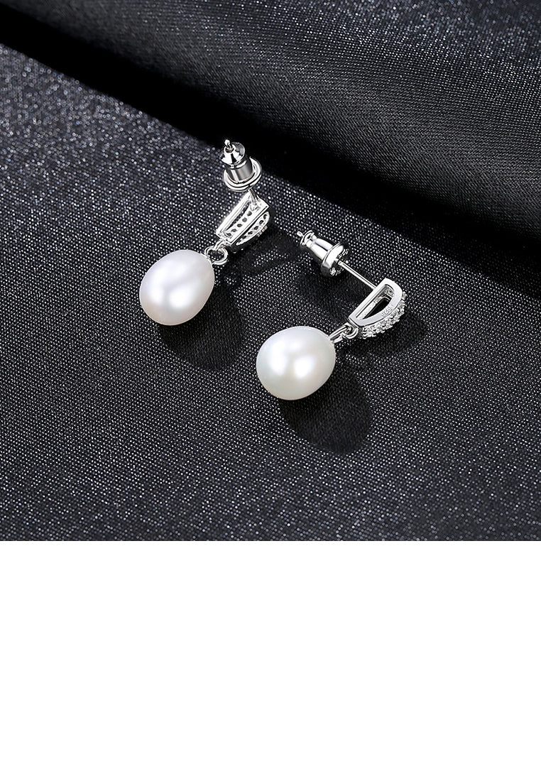 925 Sterling Silver Classic Simple White Freshwater Pearl Earrings with Cubic Zirconia - Luxurious Look