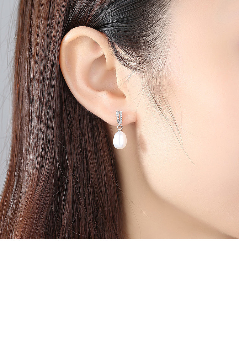 925 Sterling Silver Classic Simple White Freshwater Pearl Earrings with Cubic Zirconia - Luxurious Look