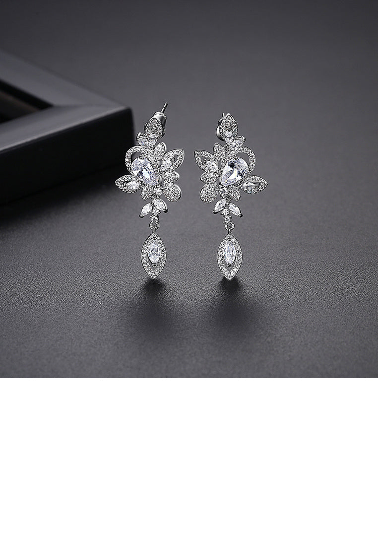 Fashion and Elegant Flower Earrings with Cubic Zirconia - Luxurious Look
