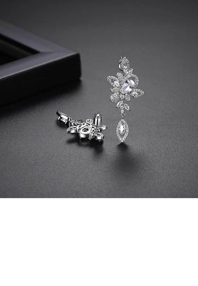 Fashion and Elegant Flower Earrings with Cubic Zirconia - Luxurious Look