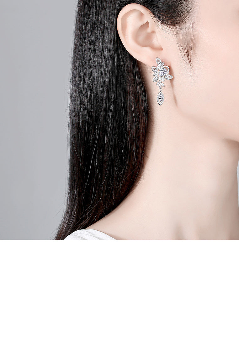 Fashion and Elegant Flower Earrings with Cubic Zirconia - Luxurious Look
