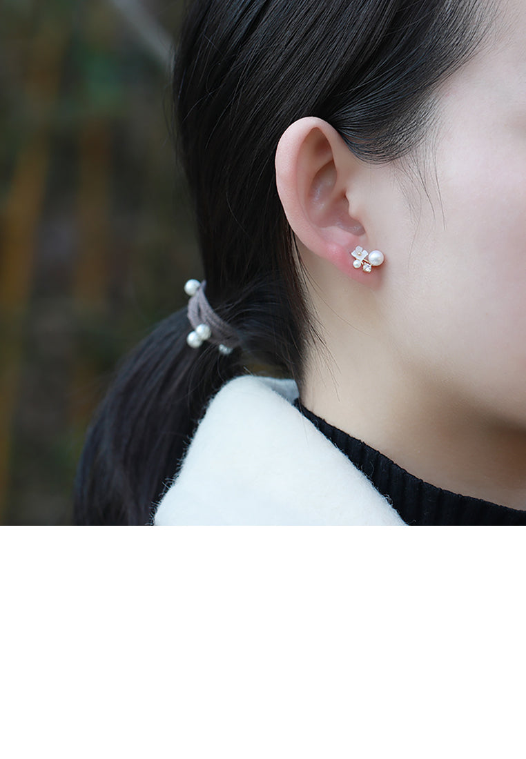 925 Sterling Silver Plated Gold Simple Temperament Flower Freshwater Pearl Asymmetrical Stud Earrings with Cubic Zirconia - Luxurious Look
