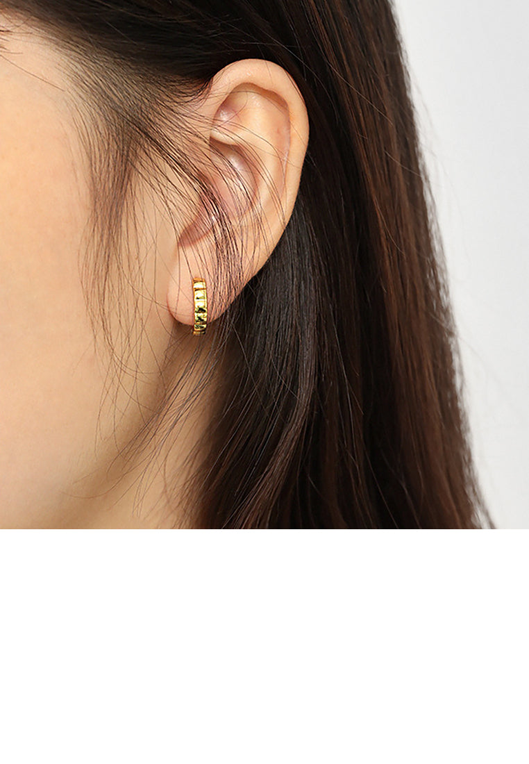 925 Sterling Silver Plated Gold Simple and Fashion Chocolate Lattice Shape Geometric Round Stud Earrings