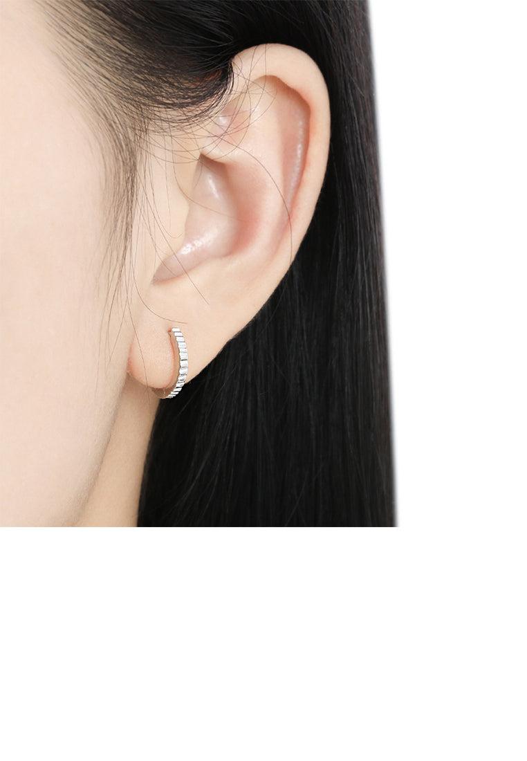 925 Sterling Silver Simple Personalized Pleated Vertical Pattern Geometric Hoop Earrings