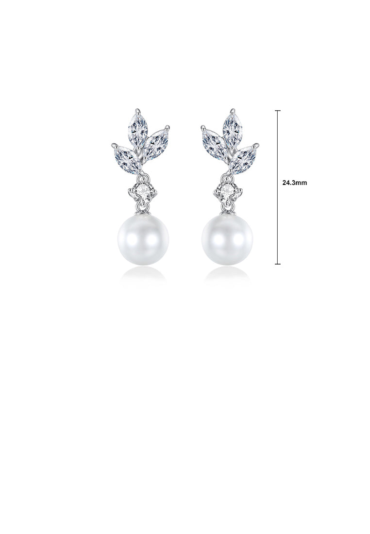 Fashion and Elegant Leaf Imitation Pearl Earrings - Luxurious Look