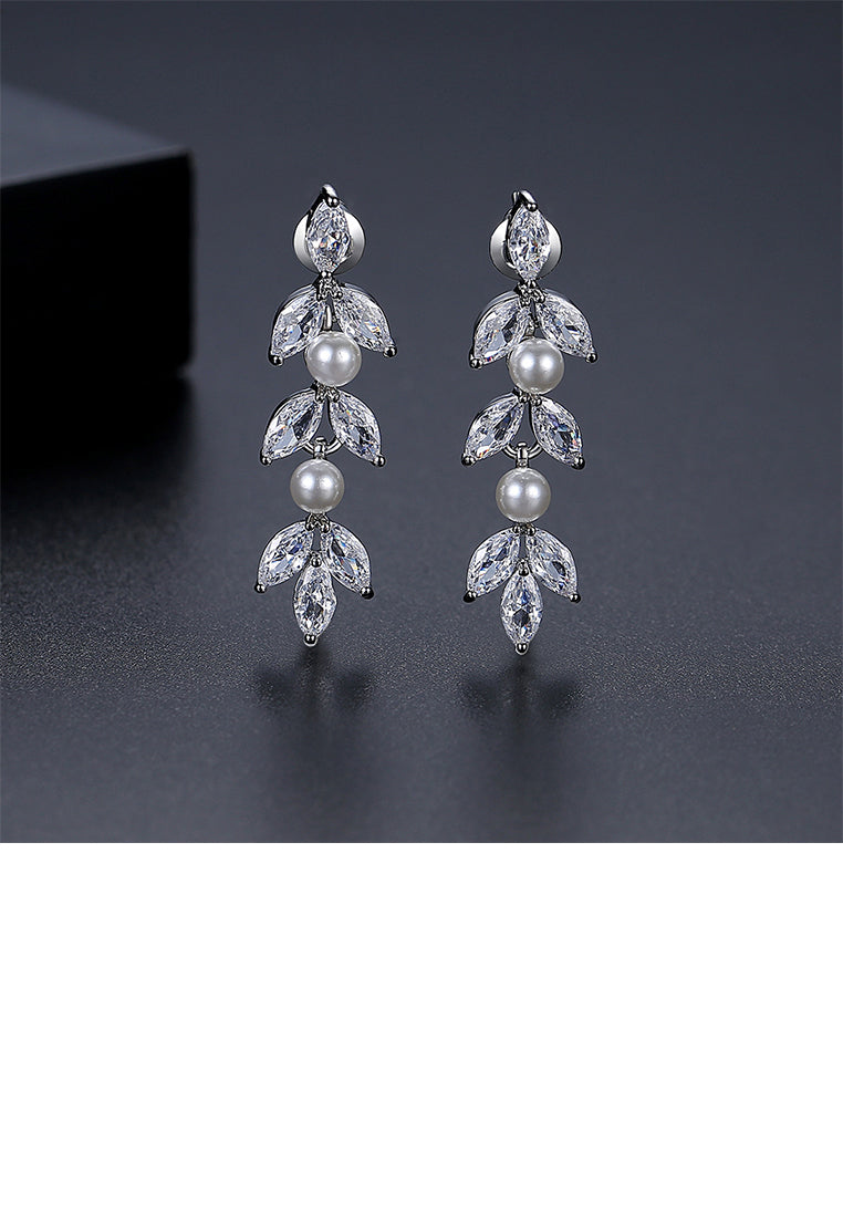 Fashion Temperament Geometric Tassel Imitation Pearl Earrings with Cubic Zirconia - Luxurious Look