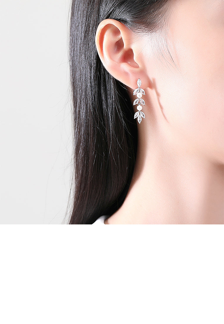Fashion Temperament Geometric Tassel Imitation Pearl Earrings with Cubic Zirconia - Luxurious Look