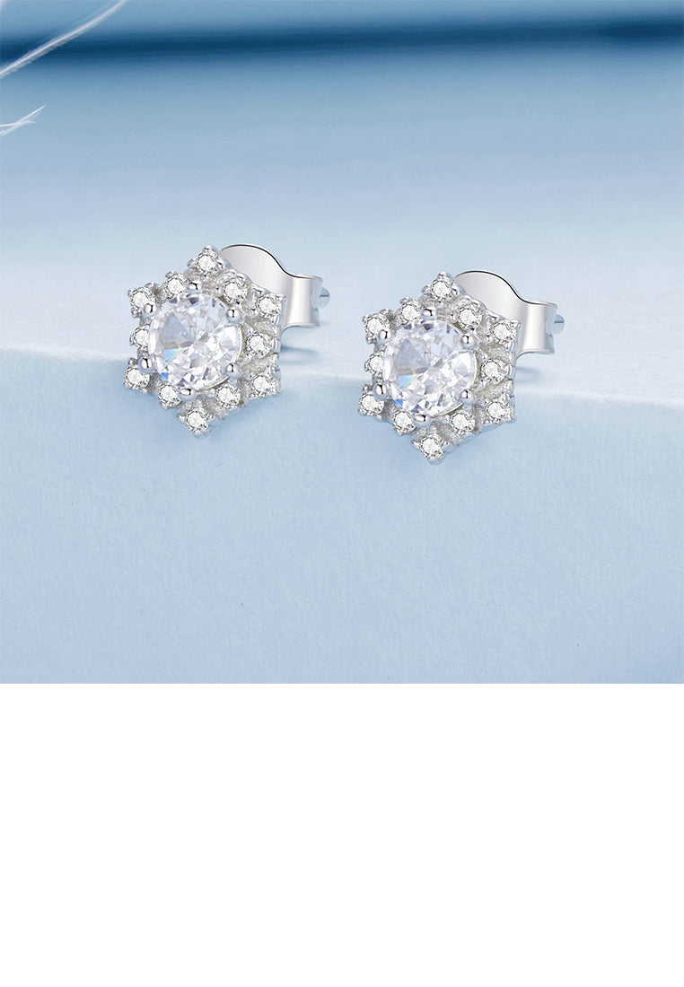 925 Sterling Silver Simple Sparkling Snowflake Stud Earrings with Cubic Zirconia - Luxurious Look