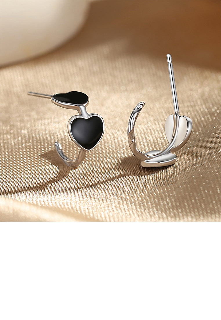 925 Sterling Silver Simple and Cute Enamel Heart-shaped Geometric Stud Earrings