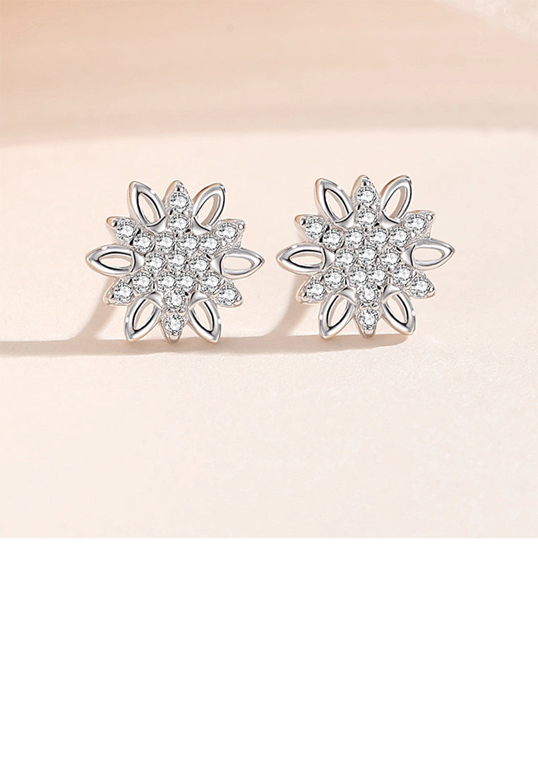 925 Sterling Silver Fashion Simple Snowflake Stud Earrings with White Cubic Zirconia - Luxurious Look