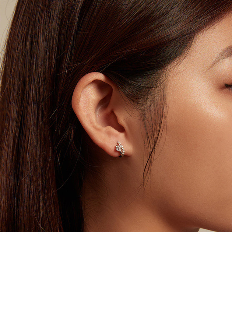 925 Sterling Silver Fashion Simple Flower Geometric Circle Stud Earrings with Cubic Zirconia - Luxurious Look