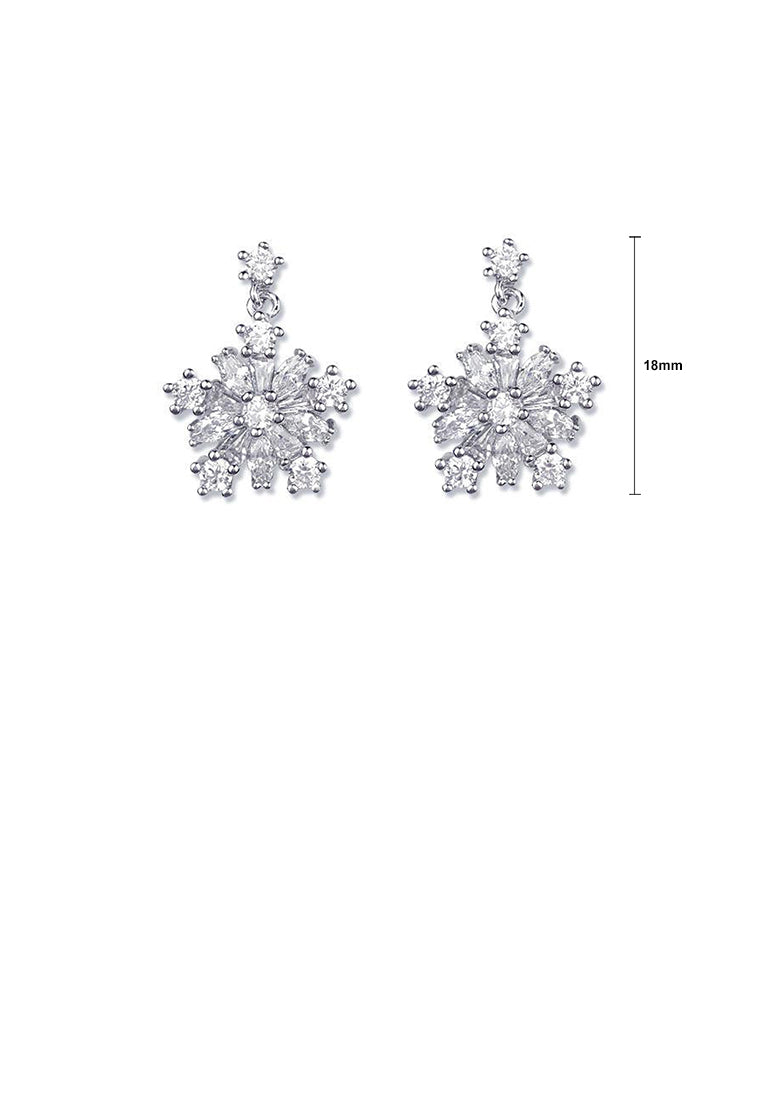 925 Sterling Silver Fashion Sparkling Snowflake Stud Earrings with Cubic Zirconia - Luxurious Look