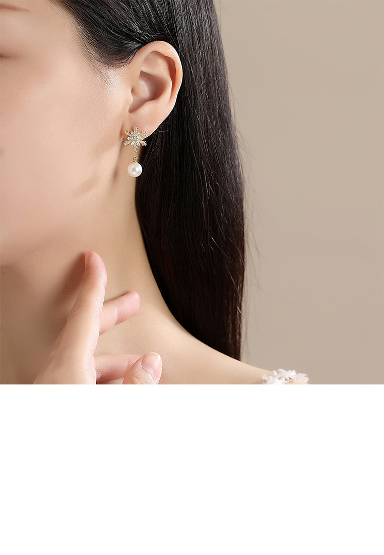 925 Sterling Silver Plated Gold Fashion Temperament Snowflake Imitation Pearl Earrings with Cubic Zirconia - Luxurious Look