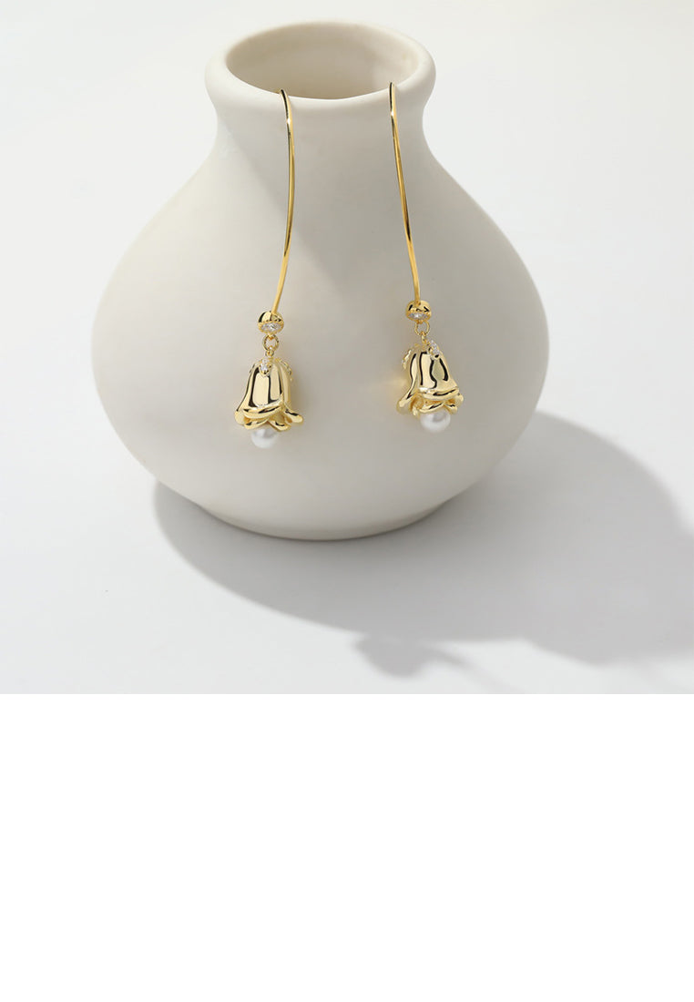 925 Sterling Silver Plated Gold Fashion Elegant Flower Imitation Pearl Long Earrings - Luxurious Look