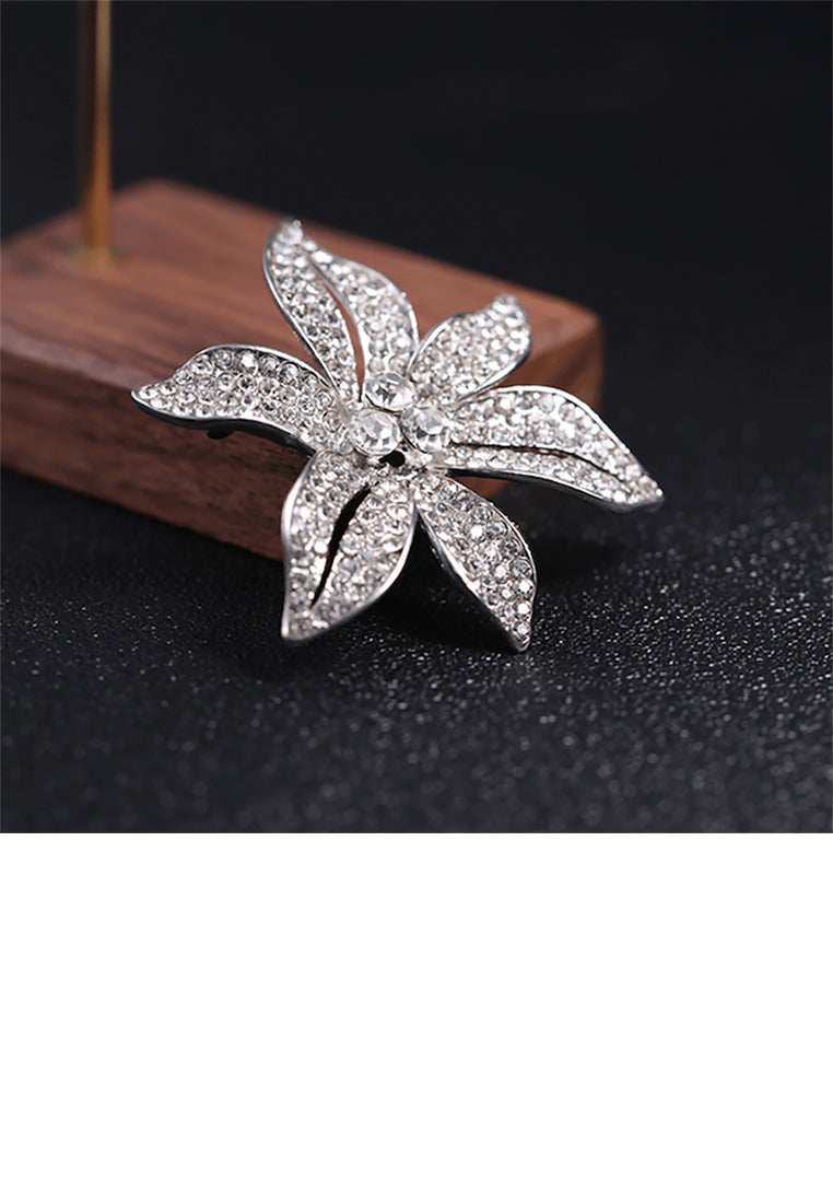 Fashion and Elegant Flower Brooch with Cubic Zirconia - Luxurious Look