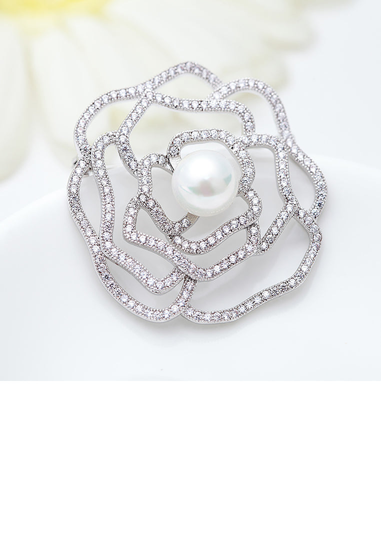 Simple and Elegant Hollow Flower Imitation Pearl Brooch with Cubic Zirconia - Luxurious Look