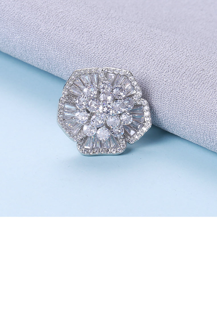 Elegant Bright Flower Brooch with Cubic Zirconia - Luxurious Look