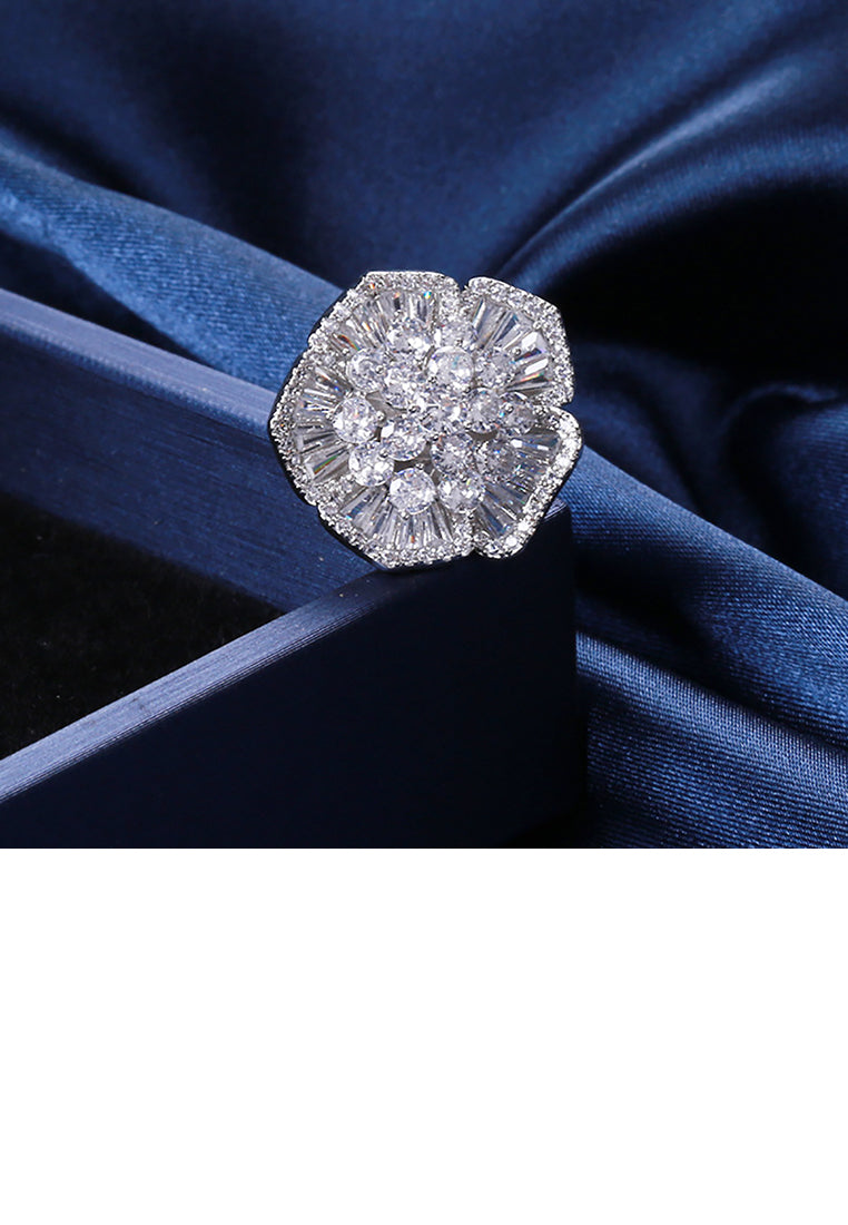Elegant Bright Flower Brooch with Cubic Zirconia - Luxurious Look