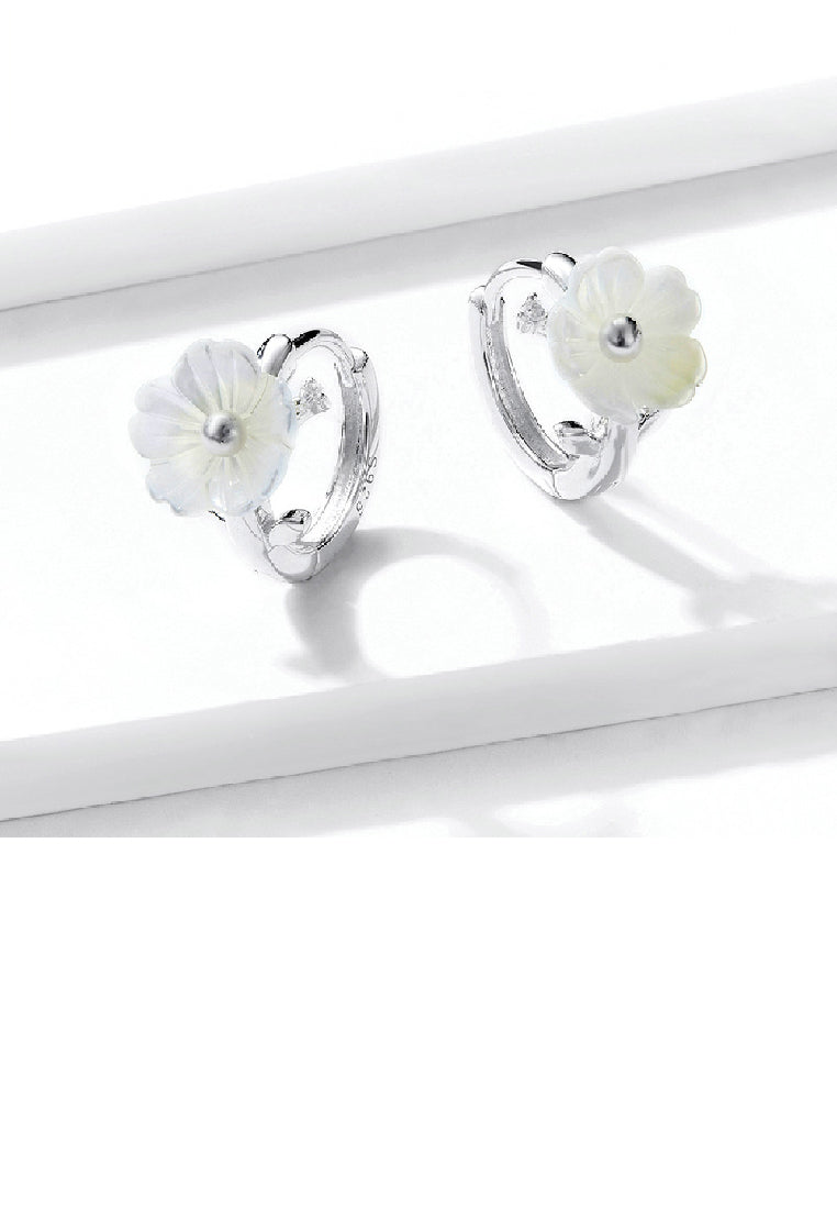 925 Sterling Silver Simple and Elegant Flower Mother-of-pearl Geometric Circle Stud Earrings