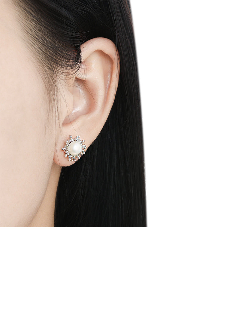 925 Sterling Silver Elegant Fashion Flower Freshwater Pearl Stud Earrings - Luxurious Look