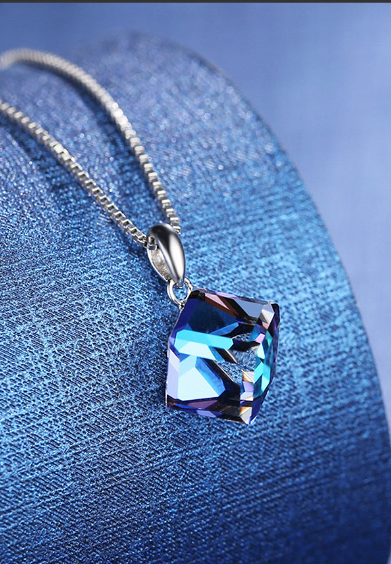Simple Blue Rhinestone Pendant Necklace