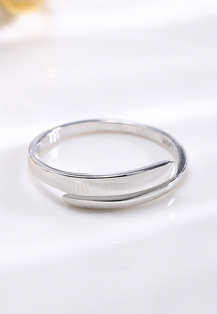 Simple And Smooth Ring