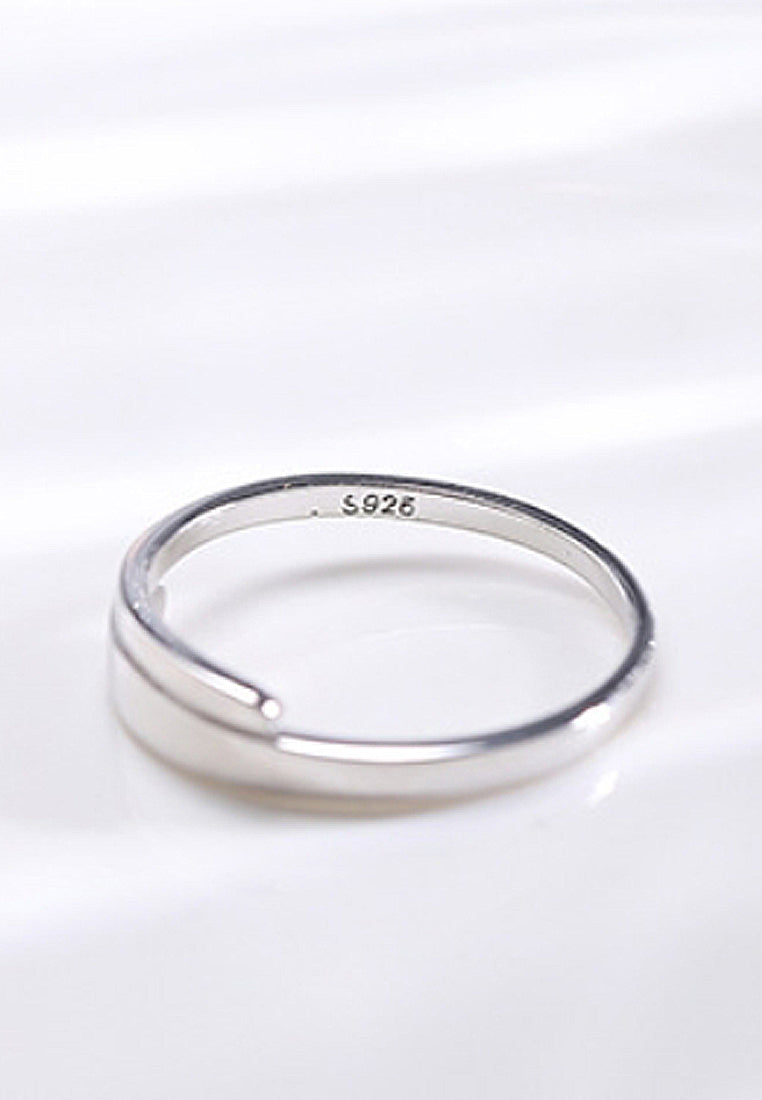 Simple And Smooth Ring