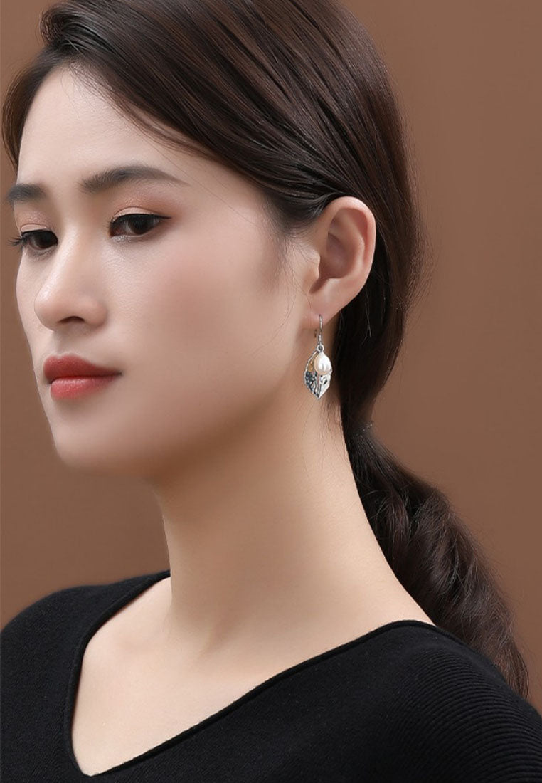 Wrinkle And Freshwater Pearl Earrings