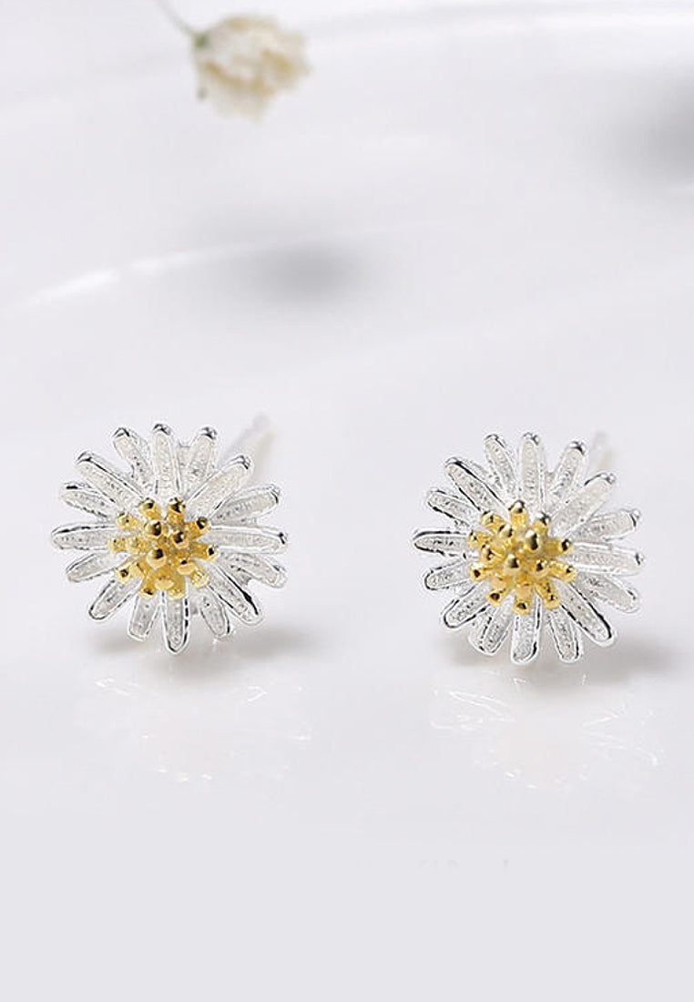 Exquisite daisy earrings