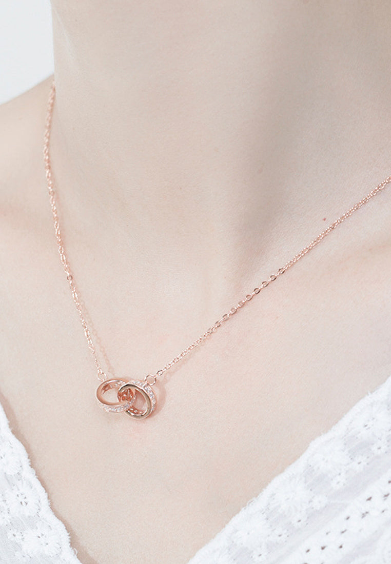 Simple Double -Ring Pendant Necklace
