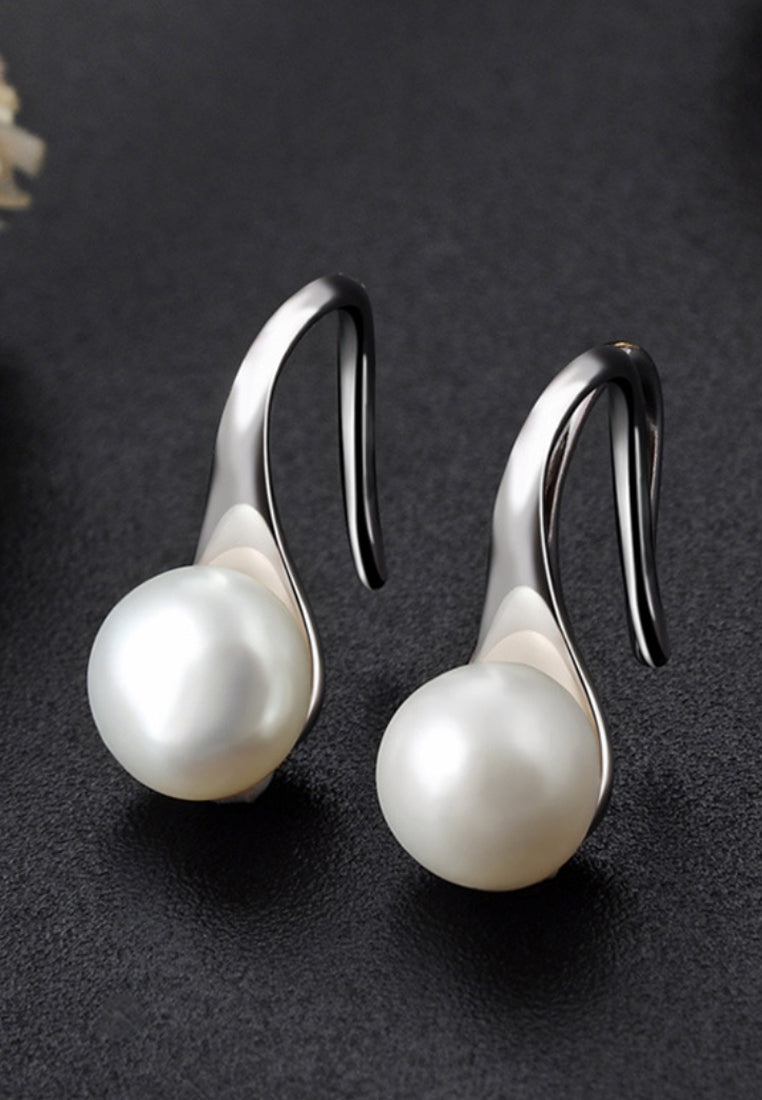 Freshwater shell bead earrings earrings