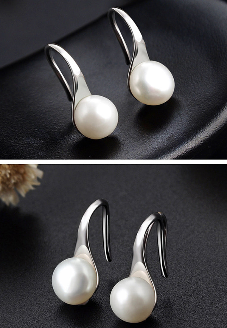 Freshwater shell bead earrings earrings