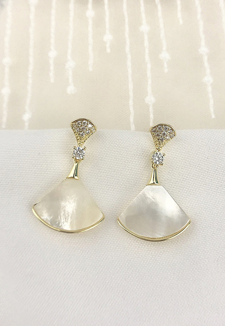 Fan -Shaped Shell Skirt Earrings