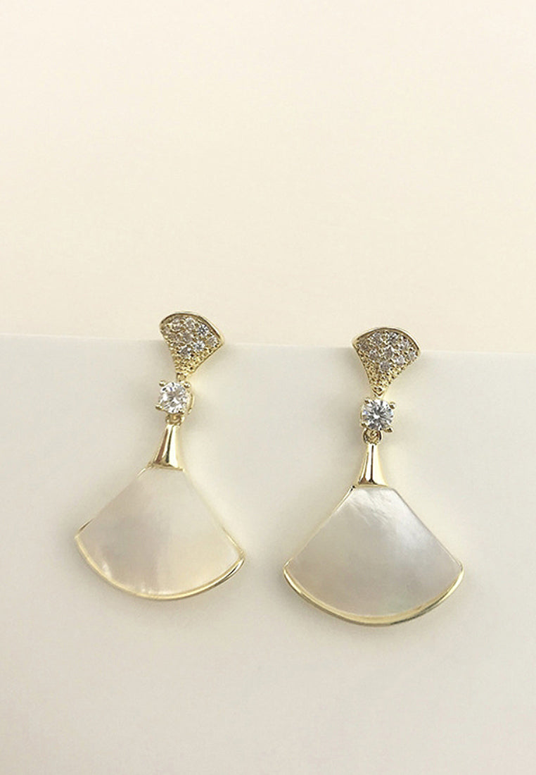 Fan -Shaped Shell Skirt Earrings
