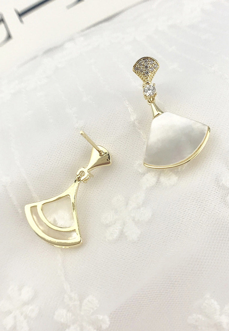 Fan -Shaped Shell Skirt Earrings