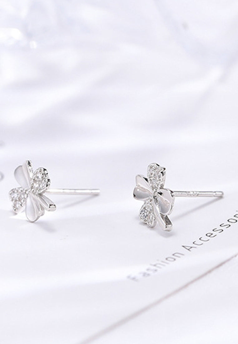 Simple Imitation Diamond Four -Leaf Grass Earrings