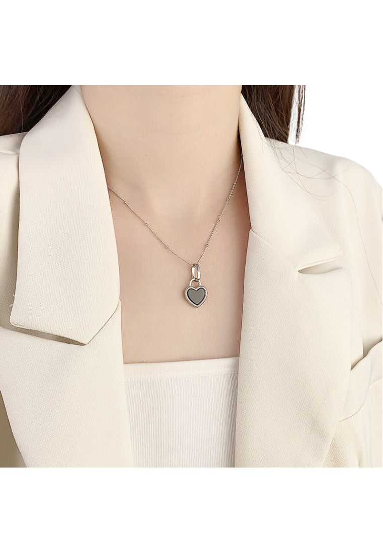 DoubleFaced Shell Luxury Necklace